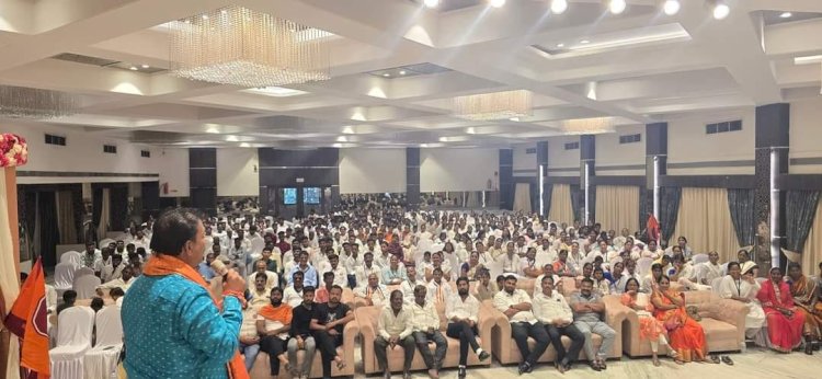 *हजारो बौद्ध बांधवांसह मनसे नेते दिलीप बापू धोत्रे यांनी घेतले नागपूर दीक्षाभूमी चे दर्शन* *धम्मचक्र परिवर्तन दिनानिमित्त पंढरपूर येथून निघालेली मनसे धम्म यात्रा नागपूर येथे दाखल* *भगवान गौतम बुद्ध आणि बोधिसत्व डॉ. बाबासाहेब आंबेडकर यांना अभिवादन*