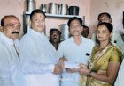  *नुकसानग्रस्त शेतकरी आणि घरांची पडझड झालेल्या कुटुंबांना मनसेच्या वतीने प्रत्येकी रोख  दहा हजार रुपयाची मदत*  *संकट काळात कायम पुढे असणारे मनसे नेते दिलीपबापू धोत्रे यांनी केली तातडीने मदत*