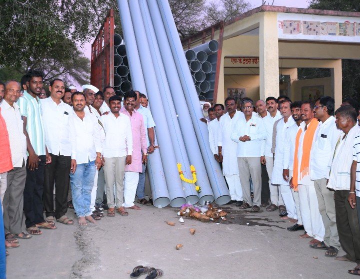*आ.अभिजीत पाटील यांच्या पाठपुराव्याने.३० वर्षांचा पाणीप्रश्न अवघ्या ८ दिवसांत लागला मार्गी*  *गावोगावचे नेते फोडत बसण्यापेक्षा थेट जनतेचे प्रश्न मार्गी लावण्यासाठी आमदारकडून दिला जातोय भर*